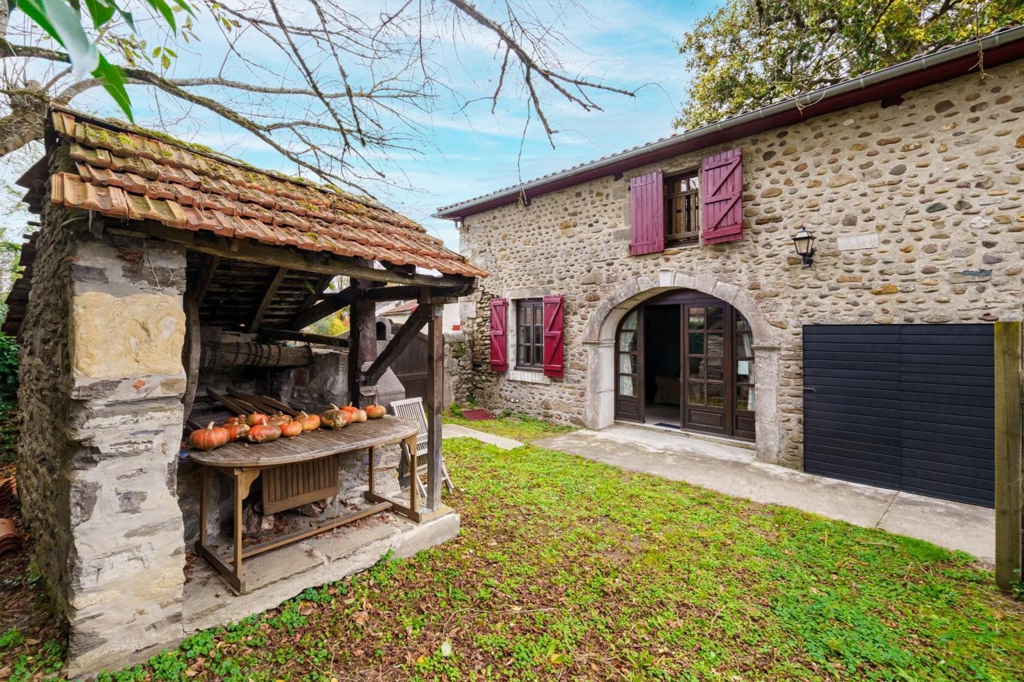 Вилла La Petite Maison - Avec Piscine Partagee Osserain-Rivareyte Экстерьер фото